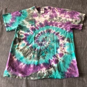 Gildan tie dye swirl t-shirt men’s Medium